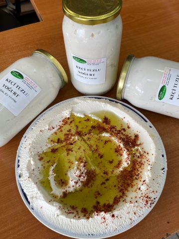 Keçi Tuzlu Yoğurt 1 kg (10 Adet)